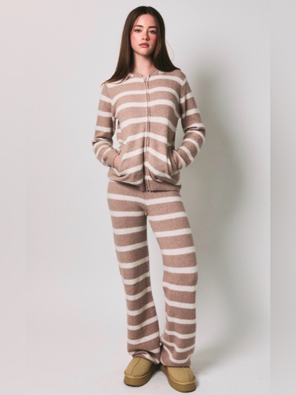 Le Lis Cozy Striped Set in Taupe & White